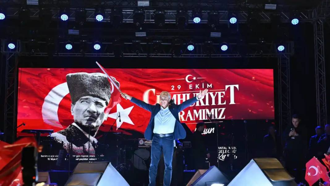 Haluk Levent Kepez’de Müzik Şöleni Yaşattı 1